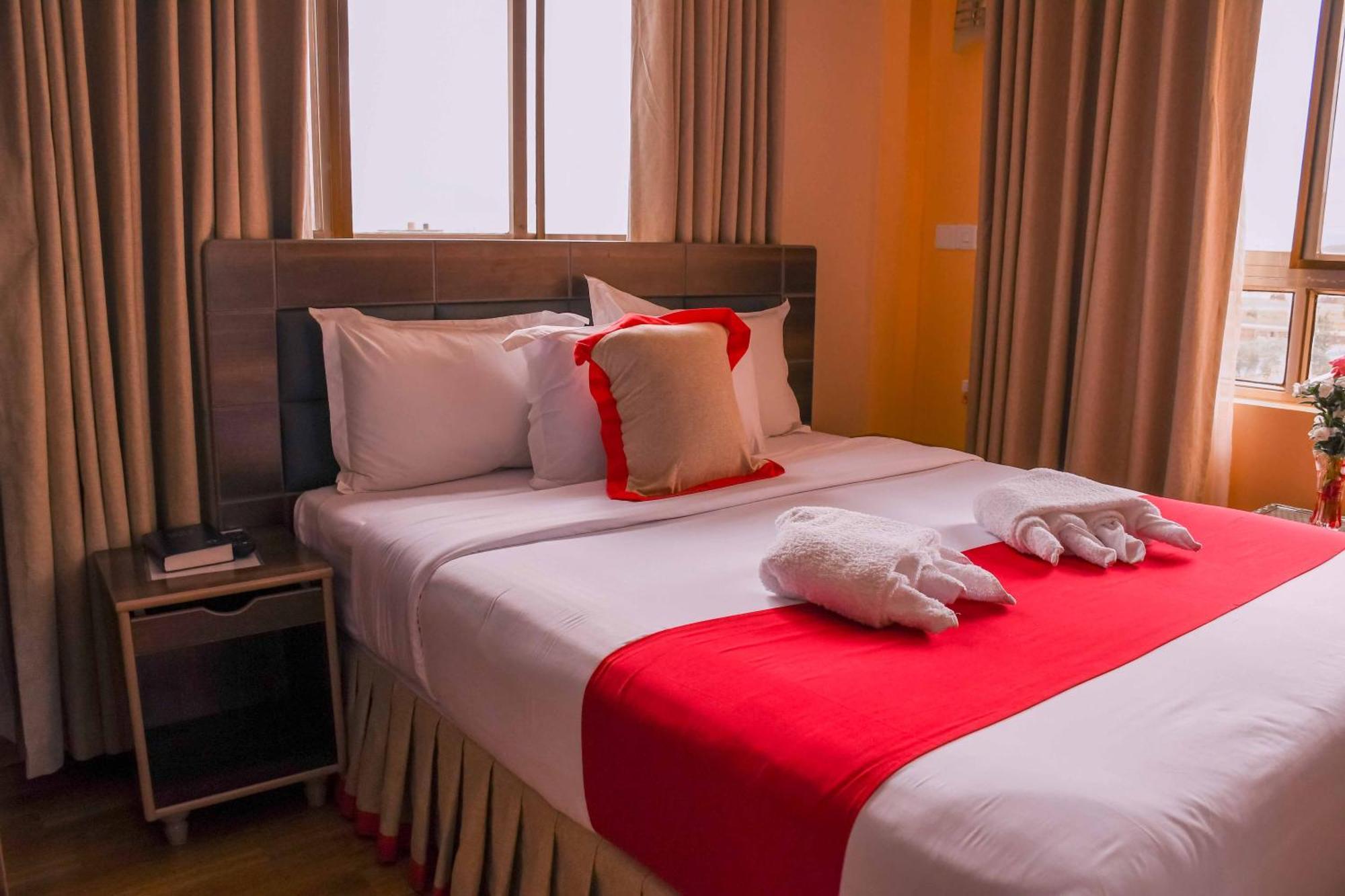 Buraha Zenoni Hotel And Resort Nakuru Dış mekan fotoğraf