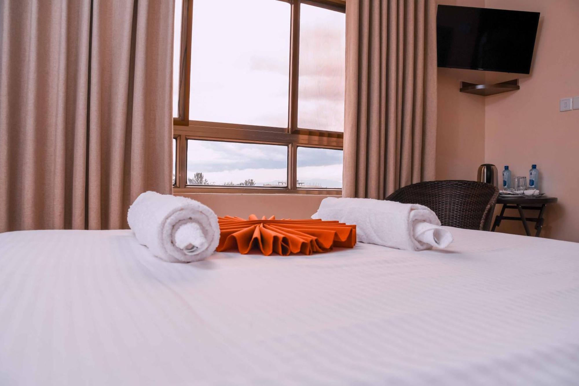 Buraha Zenoni Hotel And Resort Nakuru Dış mekan fotoğraf