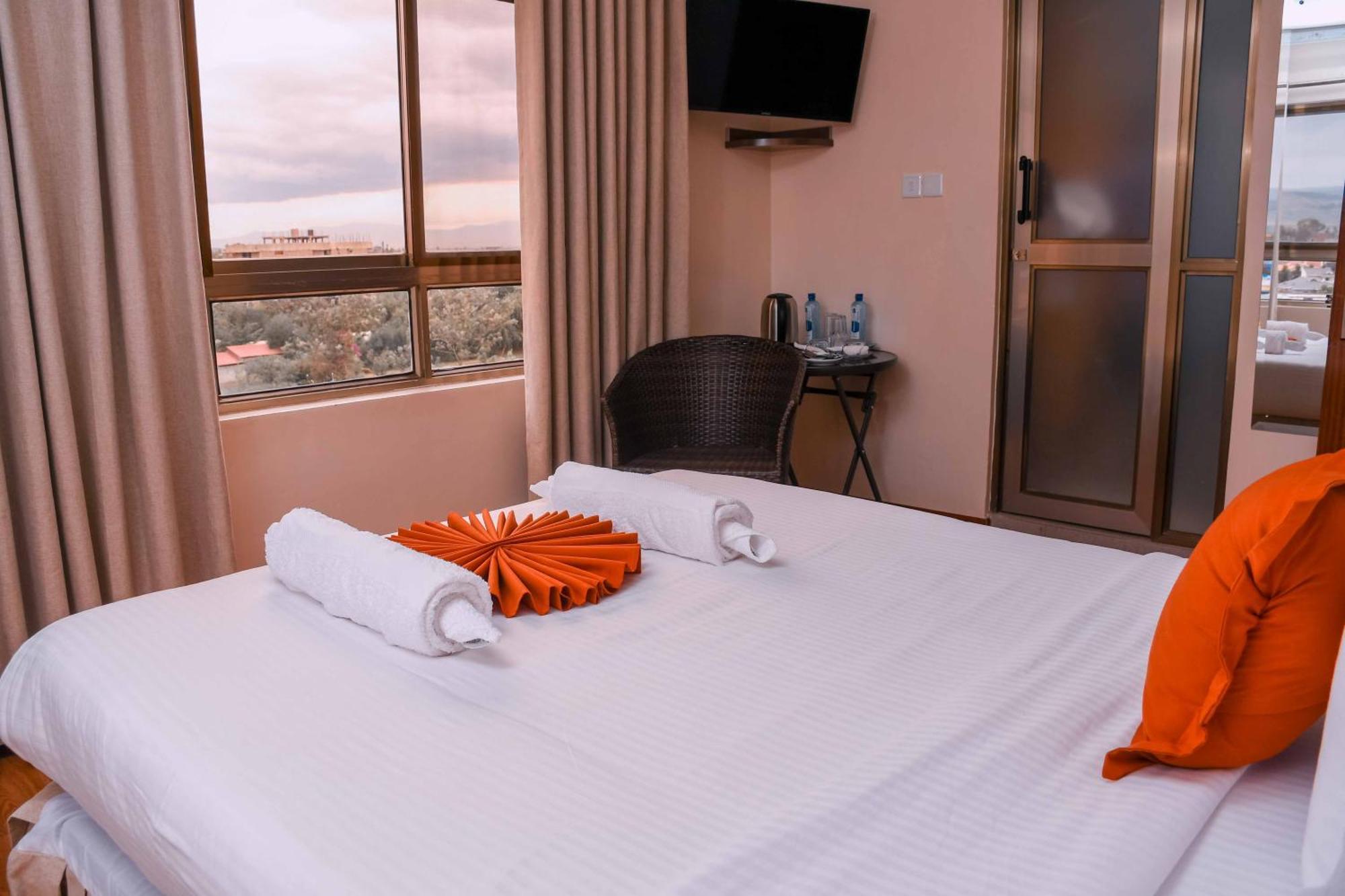 Buraha Zenoni Hotel And Resort Nakuru Dış mekan fotoğraf