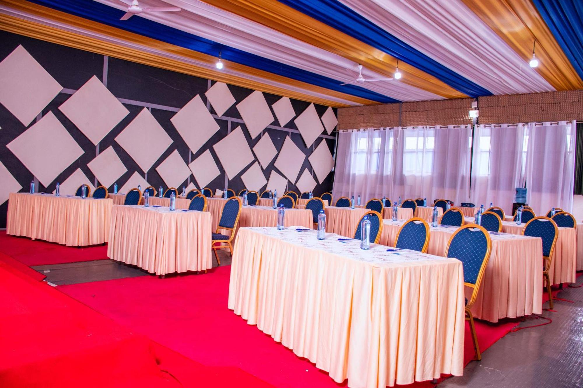 Buraha Zenoni Hotel And Resort Nakuru Dış mekan fotoğraf